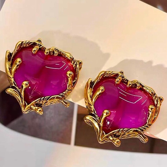 Fuchsia Branching Heart- Medieval Renaissance Palace Gilded Tree Clip-on Earring - Picture 6 of 11